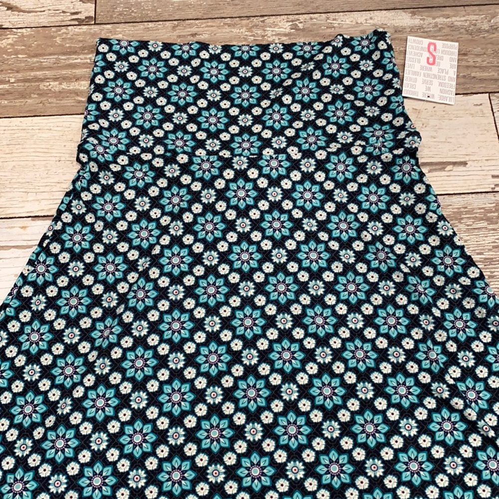 maxi skirt small